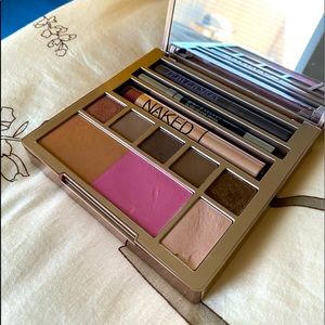 Urban Decay Naked “On the Run”